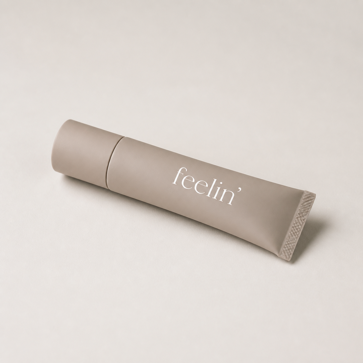 feelin’ Moisture Lotionのチューブ容器